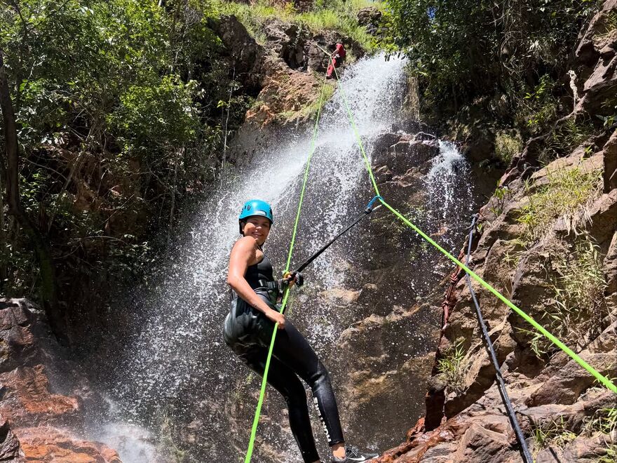 Descida da cachoeira na Experiência Foss