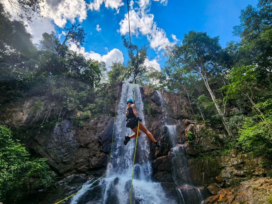 Queda d'água da Cachoeira Tororó